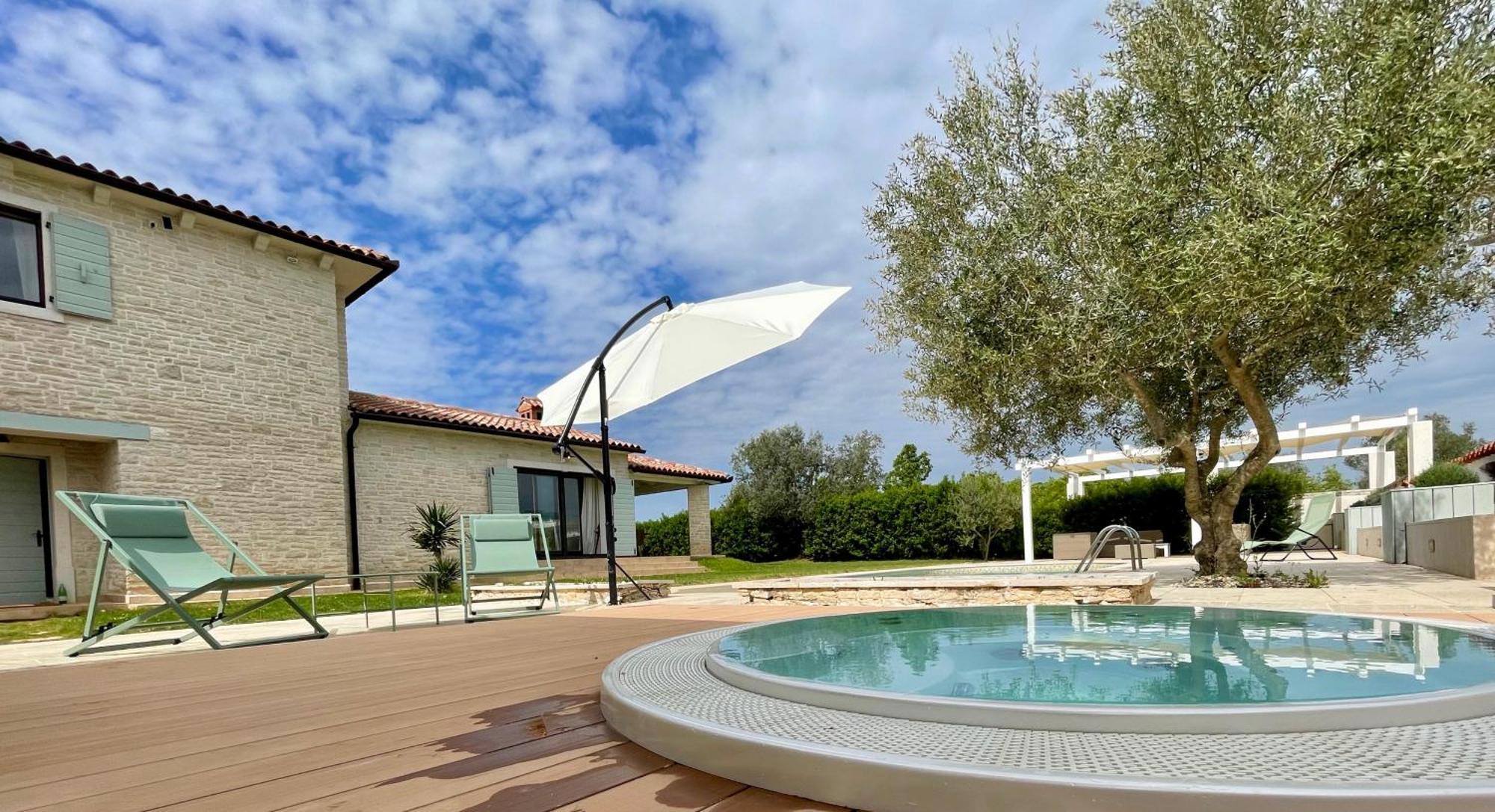 Luxury Villa In Istria - 9,000 Sqm Private Estate With Pool & Sauna, 15 Min To Sea, Near Fazana, 3 Bedrooms Juršići 외부 사진