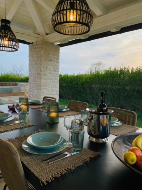 Luxury Villa In Istria - 9,000 Sqm Private Estate With Pool & Sauna, 15 Min To Sea, Near Fazana, 3 Bedrooms Juršići 외부 사진