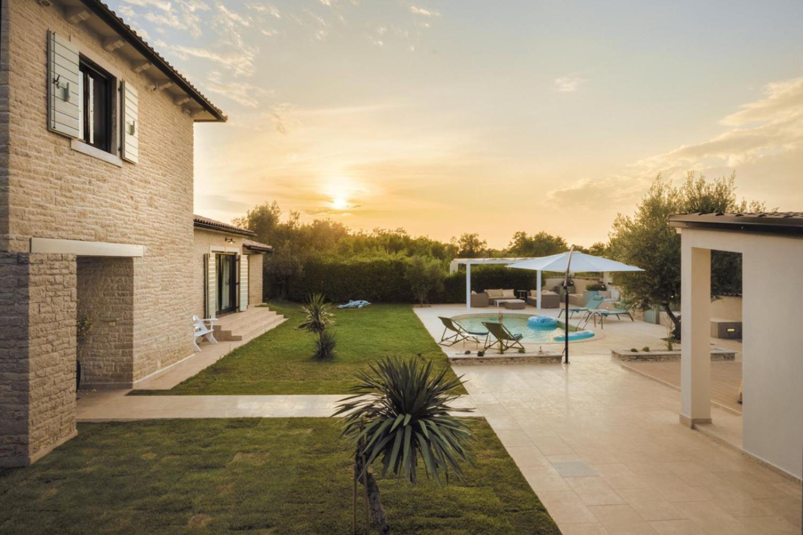 Luxury Villa In Istria - 9,000 Sqm Private Estate With Pool & Sauna, 15 Min To Sea, Near Fazana, 3 Bedrooms Juršići 외부 사진