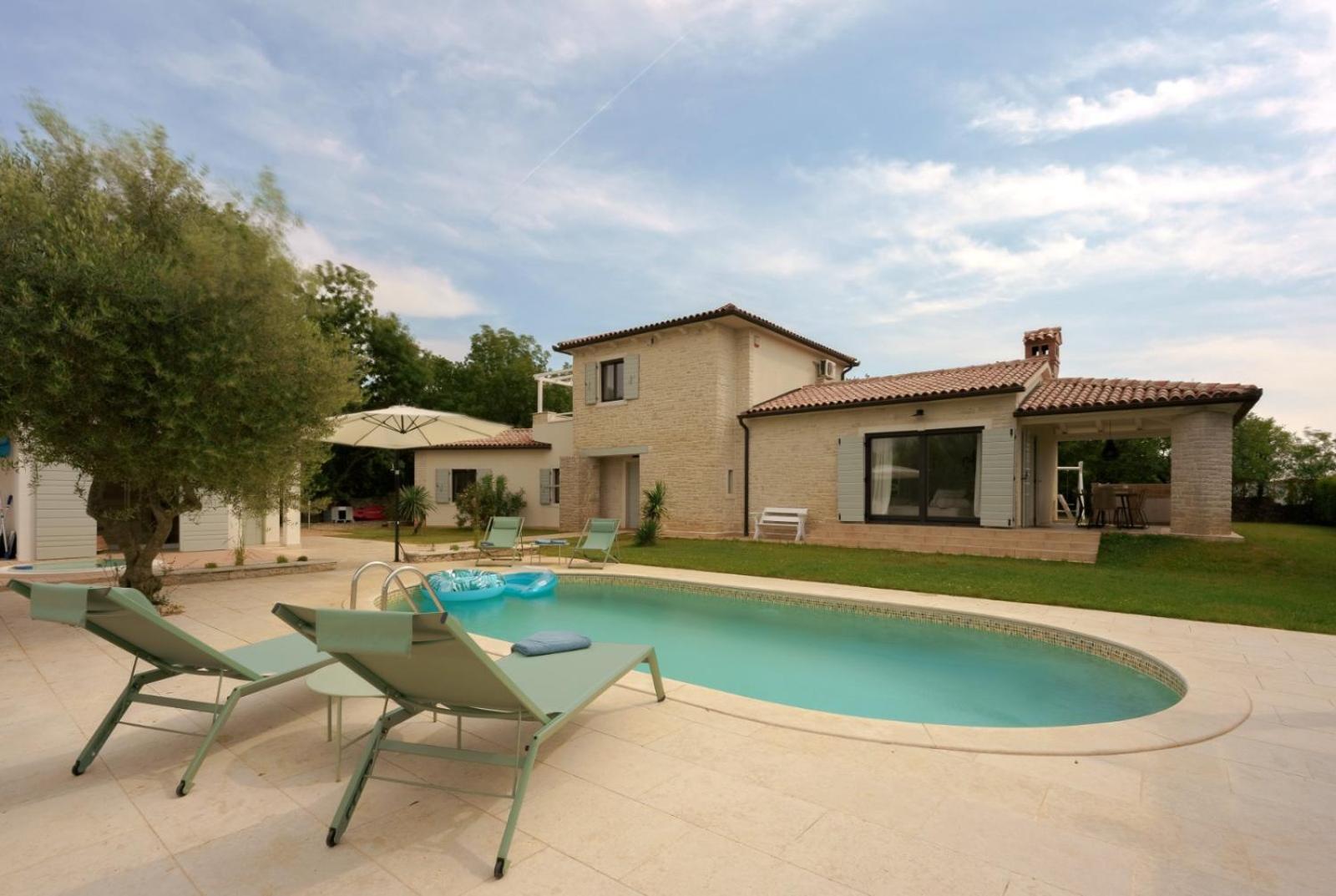 Luxury Villa In Istria - 9,000 Sqm Private Estate With Pool & Sauna, 15 Min To Sea, Near Fazana, 3 Bedrooms Juršići 외부 사진