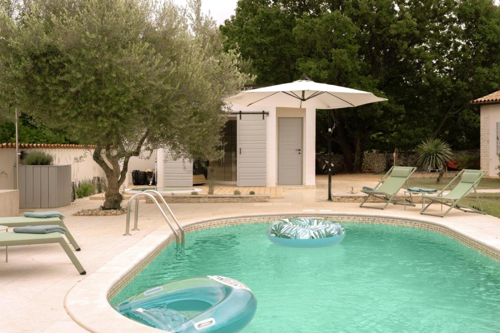Luxury Villa In Istria - 9,000 Sqm Private Estate With Pool & Sauna, 15 Min To Sea, Near Fazana, 3 Bedrooms Juršići 외부 사진